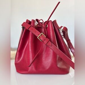 Louis Vuittin Epi Petit Noe Bucket Bag